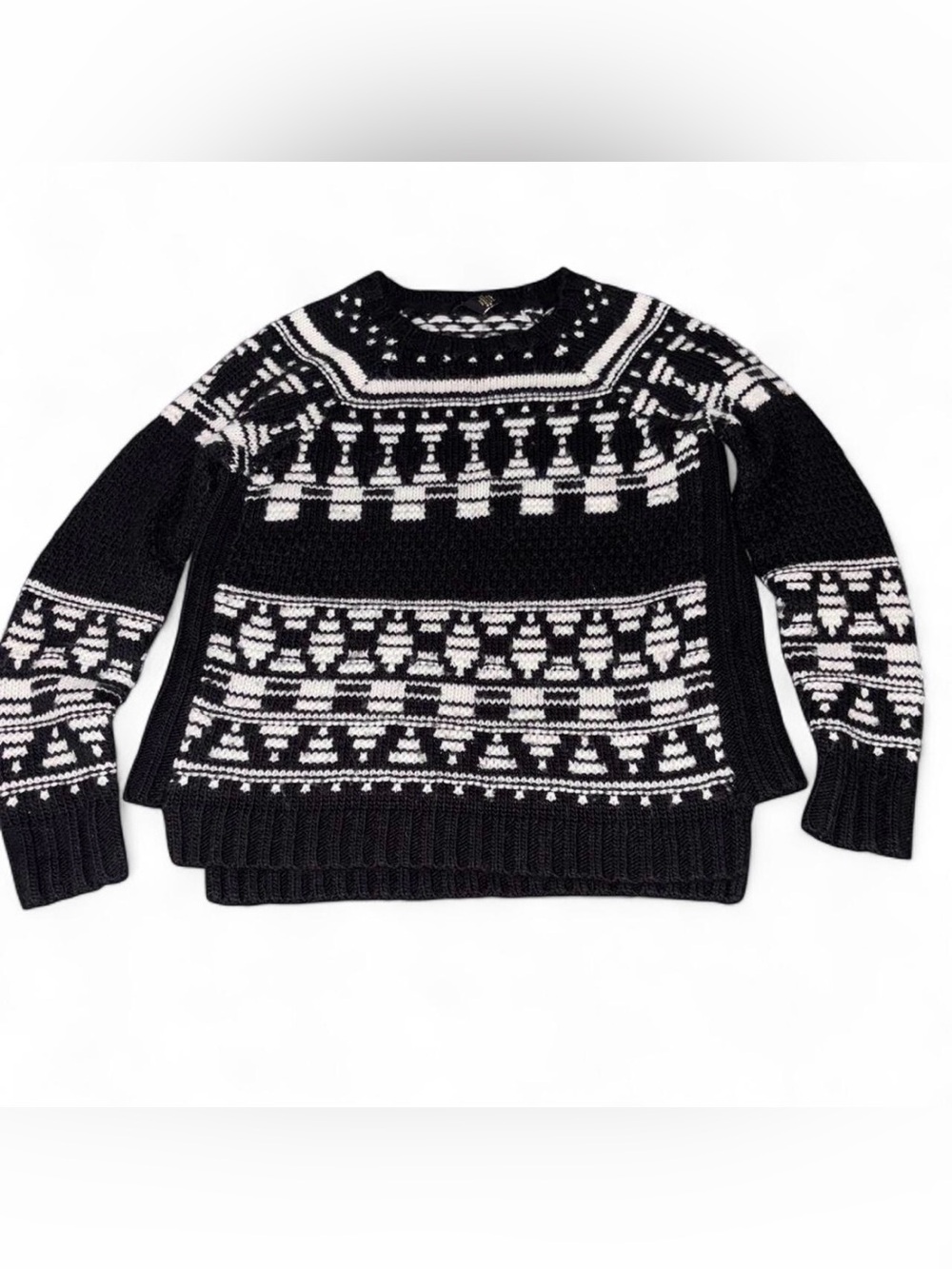 Forever 21 Black and White Knit Sweater